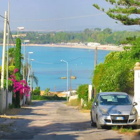 Indipendente A Due Passi Dal Mare Villa Fontane Bianche