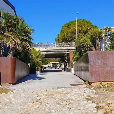 Indipendente A Due Passi Dal Mare